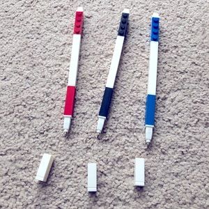🦋FREE with 2+ bundle- set of LEGO pens